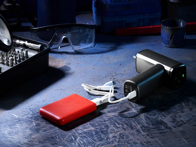 Отвертка аккумуляторная Propeller, черная Отвертка аккумуляторная Propeller, черная