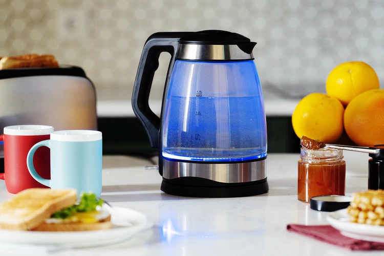 Электрический чайник Lumimore, стеклянный, серебристо-черный Электрический чайник Lumimore, стеклянный, серебристо-черный