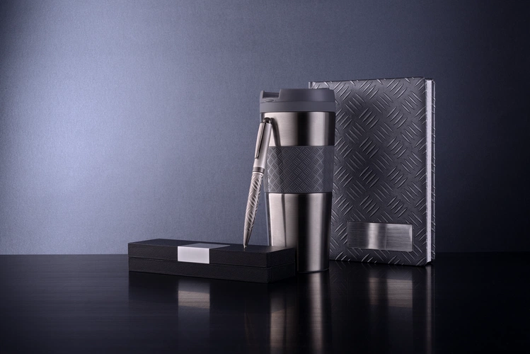 Термостакан Hard Work, вакуумный, серебристый Термостакан Hard Work, вакуумный, серебристый