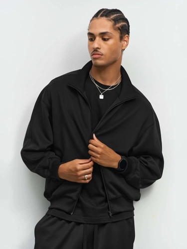 Куртка спортивная Junior, черная Куртка спортивная Junior, черная