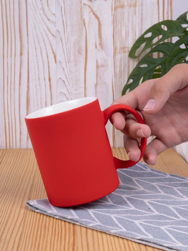 Кружка Promo Soft с покрытием софт-тач, ярко-красная Кружка Promo Soft с покрытием софт-тач, ярко-красная