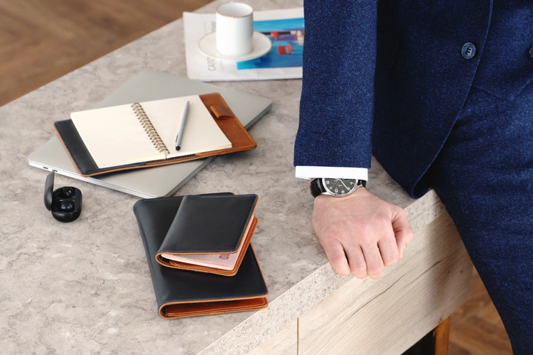 Обложка для паспорта Kalsa Palermo, синяя Обложка для паспорта Kalsa Palermo, синяя