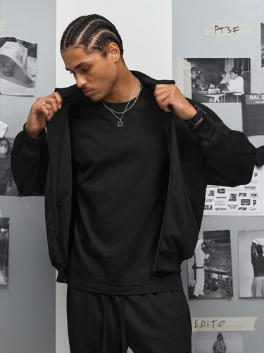 Куртка спортивная Junior, черная Куртка спортивная Junior, черная