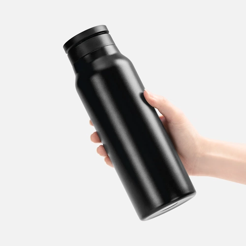 Термобутылка Magnus с магнитным держателем для телефона, черная Термобутылка Magnus с магнитным держателем для телефона, черная