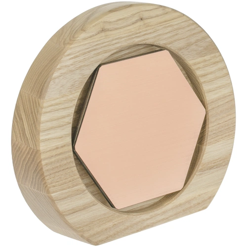 Стела Constanta Light, с бронзовым шестигранником Стела Constanta Light, с бронзовым шестигранником