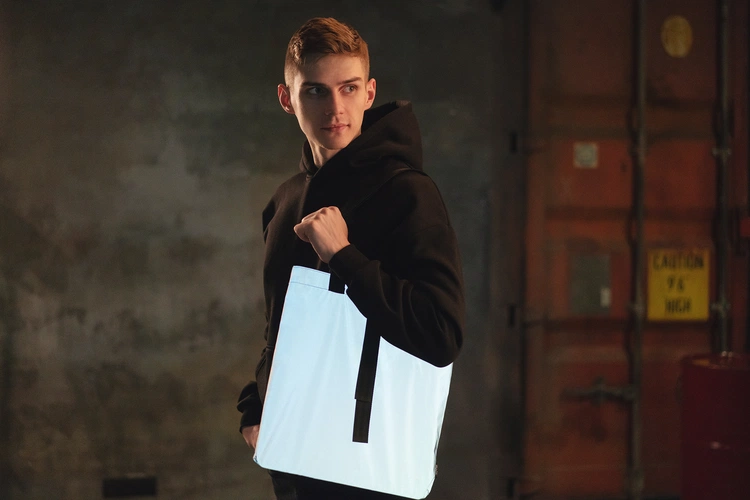 Шопер Manifest из светоотражающей ткани, серый Шопер Manifest из светоотражающей ткани, серый