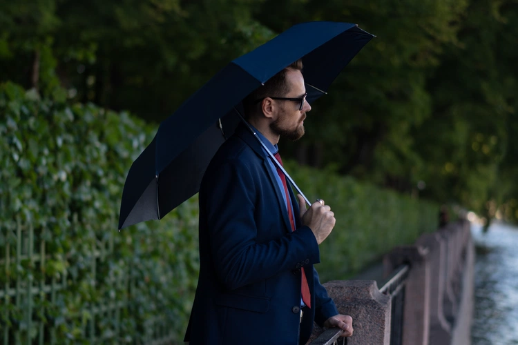 Зонт складной Comfort, черный Зонт складной Comfort, черный