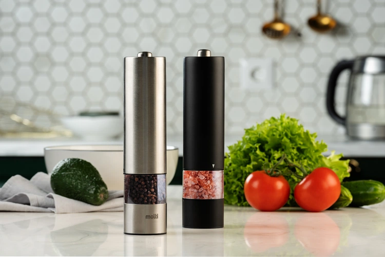 Электрическая мельница для специй Mill of Steel, серебристая Электрическая мельница для специй Mill of Steel, серебристая