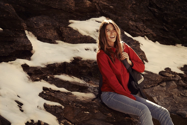 Куртка флисовая женская Sarasota, белая с оттенком слоновой кости Куртка флисовая женская Sarasota, белая с оттенком слоновой кости