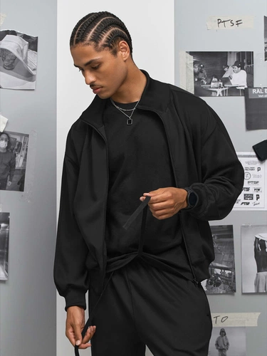 Куртка спортивная Junior, черная Куртка спортивная Junior, черная