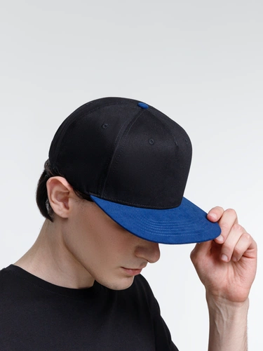 Бейсболка Foreside с прямым козырьком, черная с синим Бейсболка Foreside с прямым козырьком, черная с синим