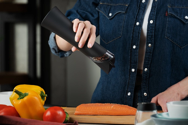 Гравитационная мельница для специй Gravita, черная Гравитационная мельница для специй Gravita, черная