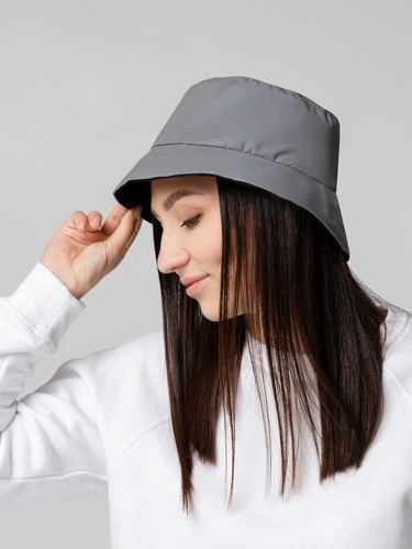 Панама Manifest из светоотражающей ткани, серая Панама Manifest из светоотражающей ткани, серая