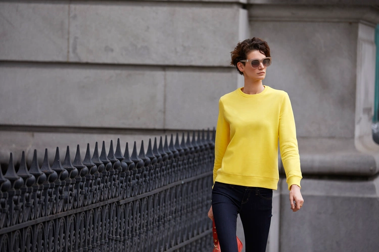 Свитшот женский Queen, ярко-синий Свитшот женский Queen, ярко-синий