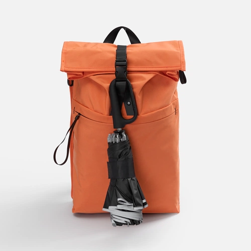 Зонт обратного сложения с ручкой-карабином Foldberry, черный Зонт обратного сложения с ручкой-карабином Foldberry, черный