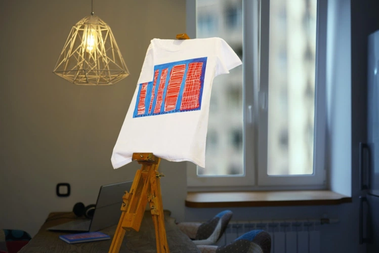 Футболка женская «Небоскребы», белая Футболка женская «Небоскребы», белая