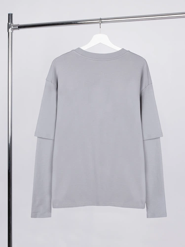 Футболка оверсайз с двойным рукавом Kosmos, светло-серая Футболка оверсайз с двойным рукавом Kosmos, светло-серая