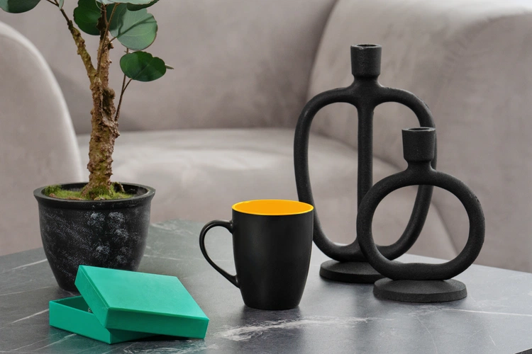 Кружка Bright Tulip, матовая, черная с желтым Кружка Bright Tulip, матовая, черная с желтым