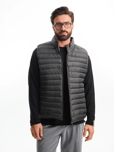 Жилет мужской Stream BW Men, темно-серый Жилет мужской Stream BW Men, темно-серый