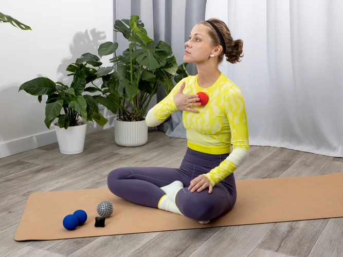 Массажный мяч для MФР Relaxify, красный Массажный мяч для MФР Relaxify, красный