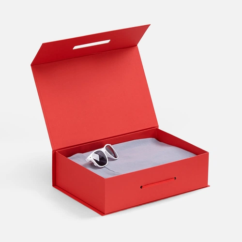 Коробка Case, красная Коробка Case, красная