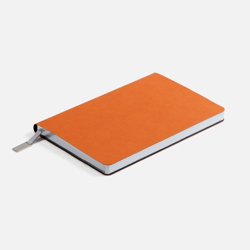 Ежедневник Petrus, недатированный, оранжевый Ежедневник Petrus, недатированный, оранжевый