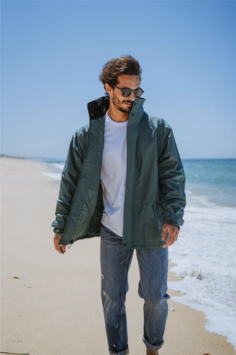 Парка унисекс Liubliana, черная Парка унисекс Liubliana, черная