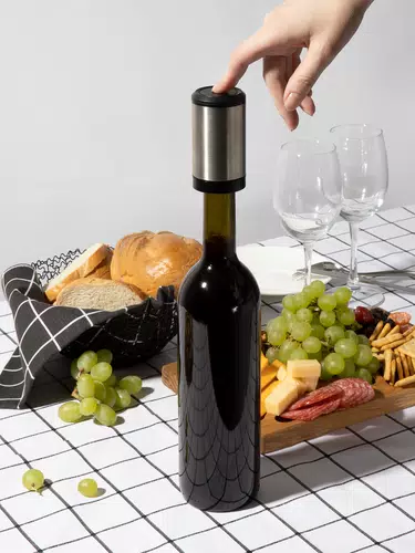 Электрическая пробка для вина Tuoretta, серебристая Электрическая пробка для вина Tuoretta, серебристая