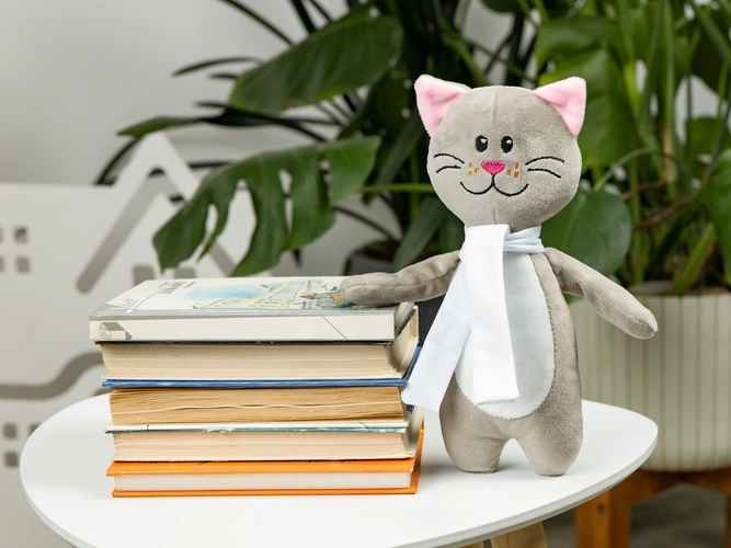 Мягкая игрушка Beastie Toys, котик с белым шарфом Мягкая игрушка Beastie Toys, котик с белым шарфом