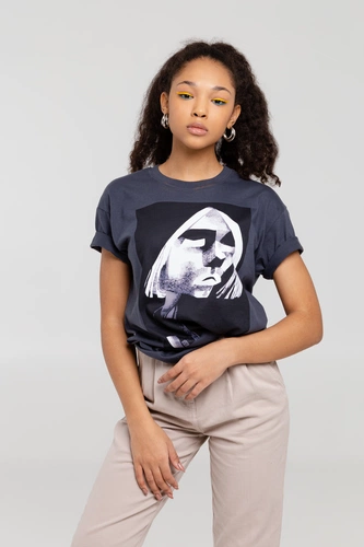 Футболка «Меламед. Kurt Cobain», темно-серая Футболка «Меламед. Kurt Cobain», темно-серая