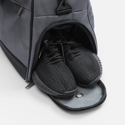 Спортивная сумка Atlantes, светло-серая с черным Спортивная сумка Atlantes, светло-серая с черным