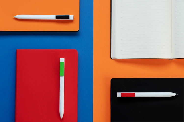 Ручка шариковая Swiper SQ, белая с черным Ручка шариковая Swiper SQ, белая с черным