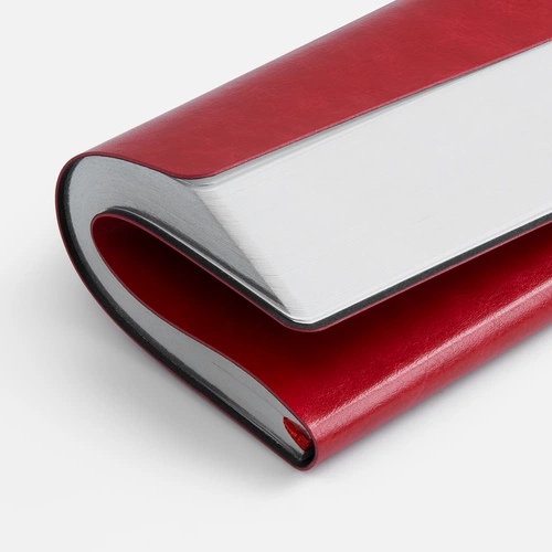 Ежедневник Nebraska Flex, недатированный, красный с серебристым Ежедневник Nebraska Flex, недатированный, красный с серебристым