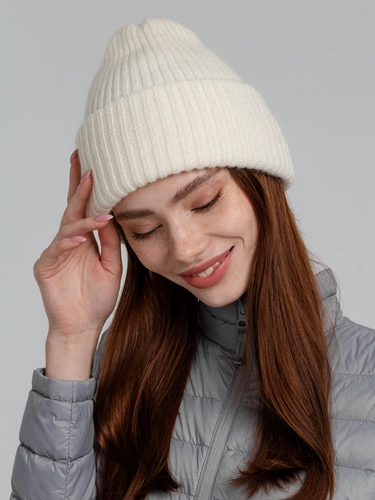 Шапка Capris, молочно-белая (ванильная) Шапка Capris, молочно-белая (ванильная)
