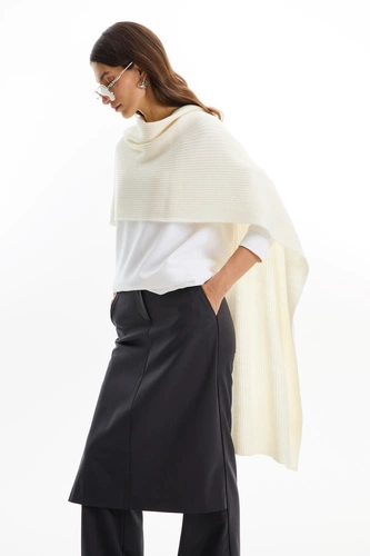 Шарф Bernard, молочно-белый Шарф Bernard, молочно-белый