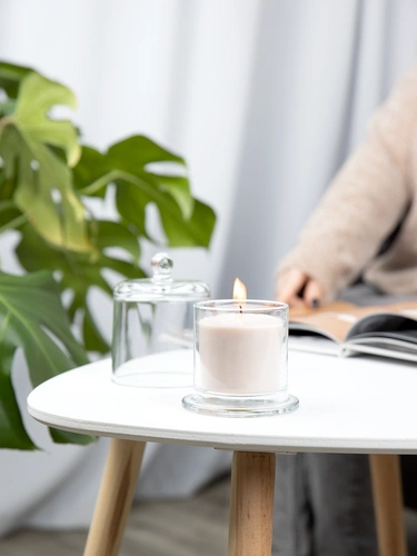 Ароматическая свеча Elven, гиацинт и древесина груши Ароматическая свеча Elven, гиацинт и древесина груши