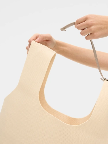 Сумка Aperto, молочная Сумка Aperto, молочная