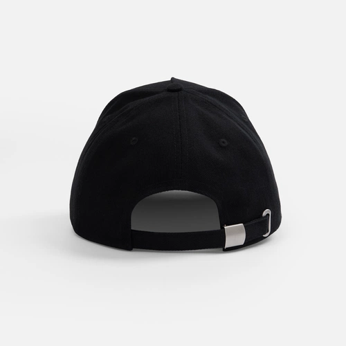 Бейсболка Classic 2.0, черная с красным кантом Бейсболка Classic 2.0, черная с красным кантом