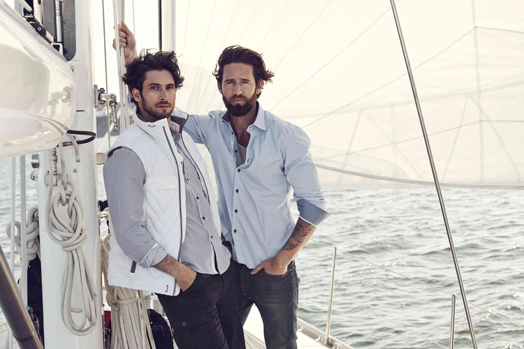 Рубашка мужская в полоску Reno, темно-синяя Рубашка мужская в полоску Reno, темно-синяя