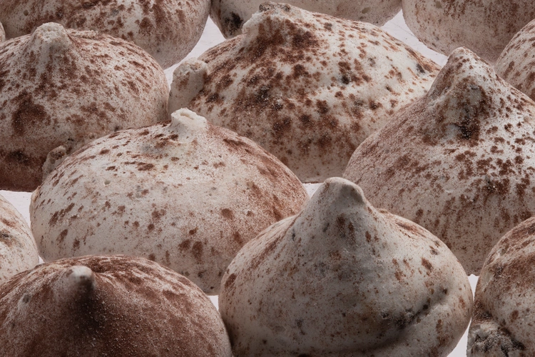 Меренги Baiser, с шоколадной крошкой Меренги Baiser, с шоколадной крошкой