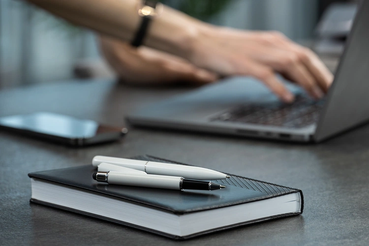 Роллер Scribo со стилусом, матовый белый Роллер Scribo со стилусом, матовый белый