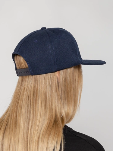 Бейсболка Snapback с прямым козырьком, темно-синяя Бейсболка Snapback с прямым козырьком, темно-синяя