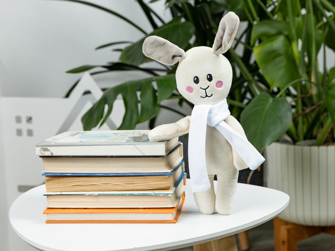 Мягкая игрушка Beastie Toys, заяц с белым шарфом Мягкая игрушка Beastie Toys, заяц с белым шарфом