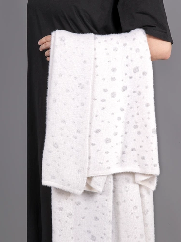 Плед Snowspot Fluffy, белый с люрексом Плед Snowspot Fluffy, белый с люрексом