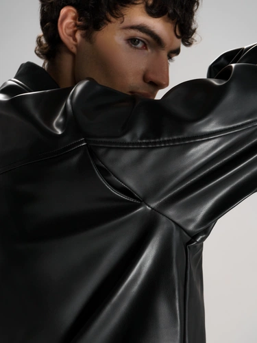 Бомбер из искусственной кожи Univer, черный Бомбер из искусственной кожи Univer, черный