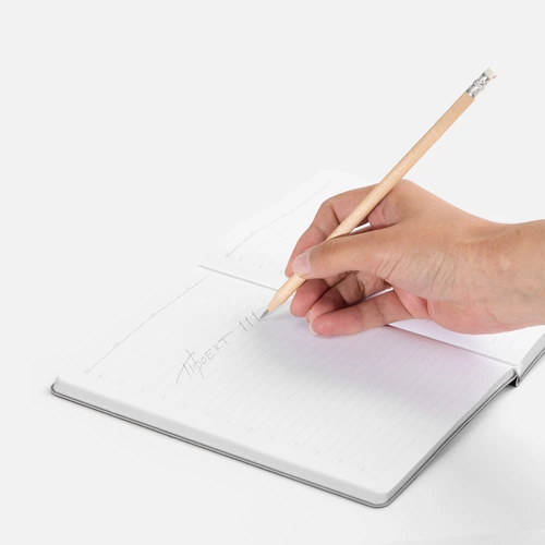 Карандаш простой Triangle с ластиком, неокрашенный Карандаш простой Triangle с ластиком, неокрашенный