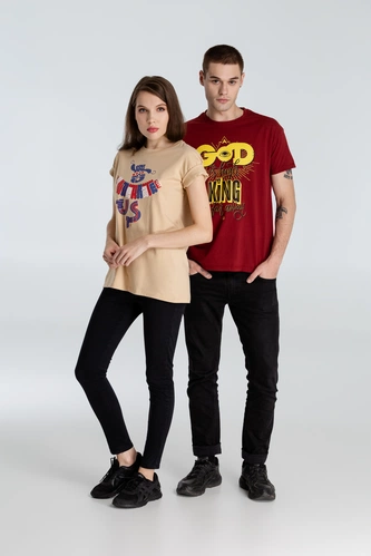 Футболка A God is High, гранатово-красная Футболка A God is High, гранатово-красная