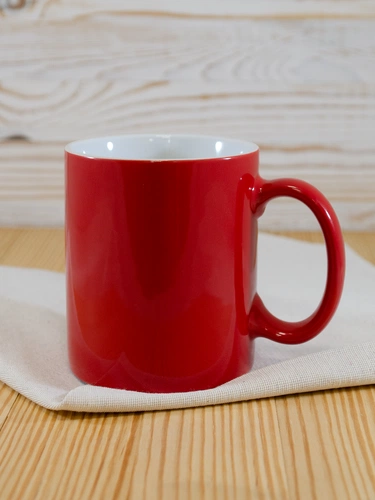 Кружка Promo, красная с белым Кружка Promo, красная с белым