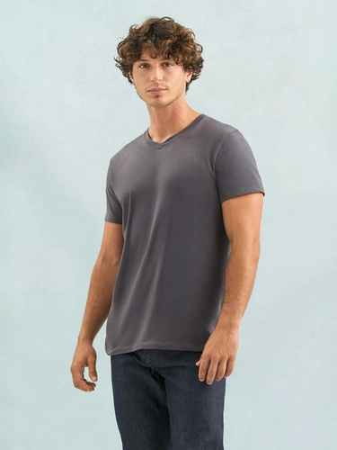 Футболка унисекс Regent с V-образным вырезом, черная Футболка унисекс Regent с V-образным вырезом, черная