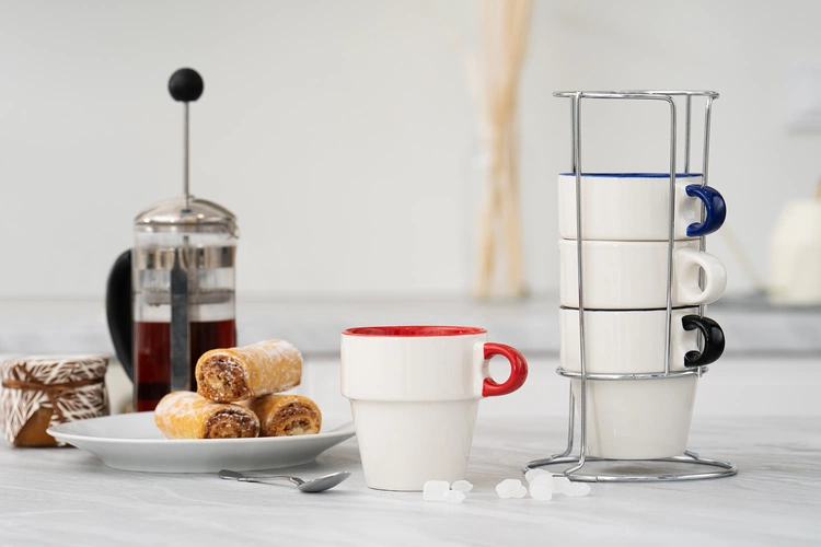 Набор из 4 кружек Inset с подставкой, черный Набор из 4 кружек Inset с подставкой, черный